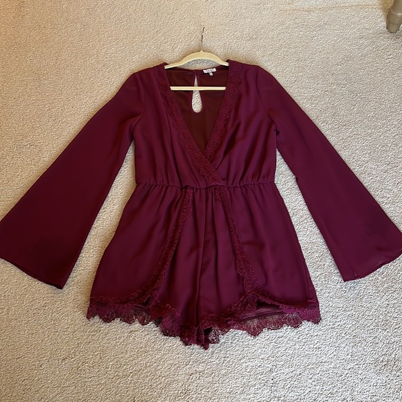 Tobi Romper Wine Color size Medium - Picture 6 of 11